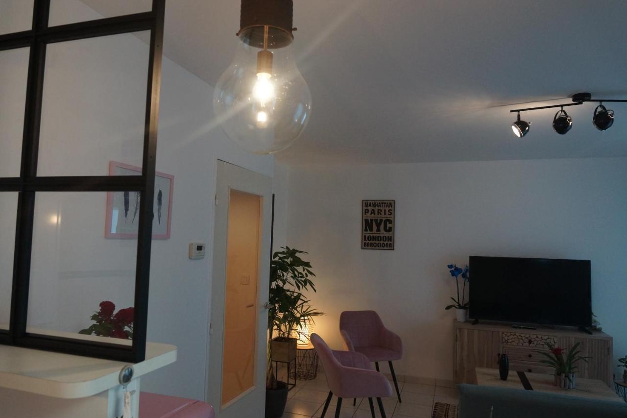 Le Pompidou T2 pour 2 à 4 pers avec parking privé&balcon Place Ney Angers Extérieur photo
